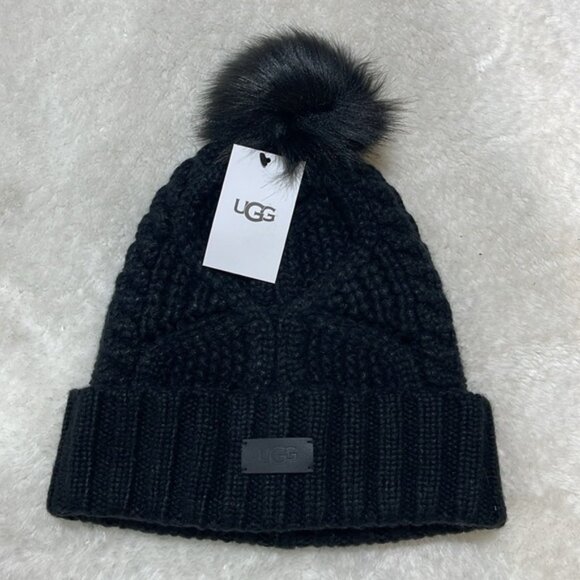 UGG Women's Cable Beanie With Pom - Picture 5 of 8